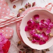 Wow, Manfaat Air Mawar untuk Tubuh Kita Ternyata Sangat Beragam! Cari Tahu Disini, Ladies