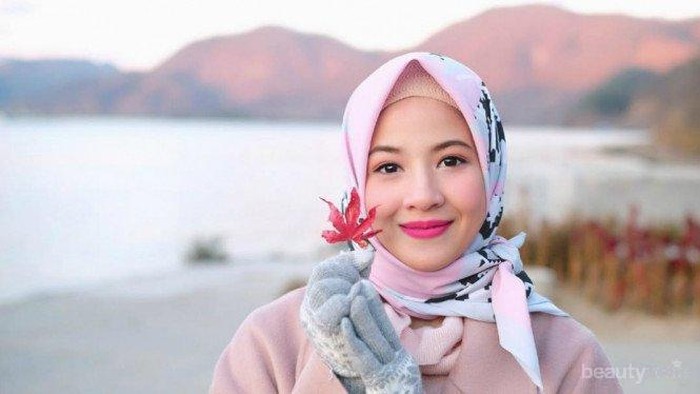 5 Gaya Hijab Natasha Rizki, Bikin Bumil Makin Terlihat Stylish!