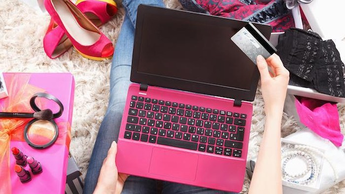 Mau Punya Usaha Baju Laris? Kamu Wajib Cobain Tips Bisnis Online Ini, Ladies!