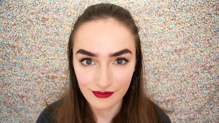 [FORUM] Keluar rumah harus pakai lipstik/alis?