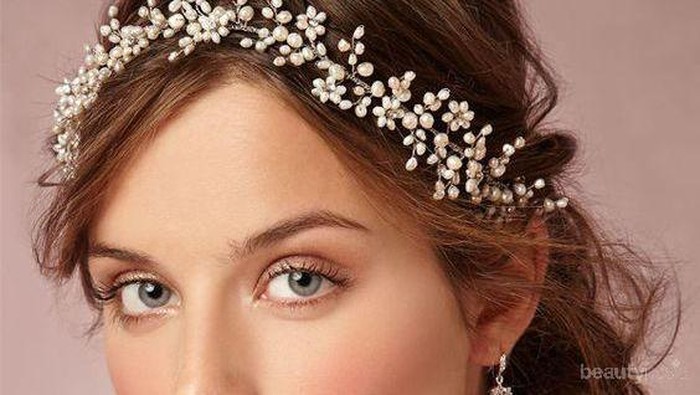 Ingin Merias Wajah Sendiri Saat Hari Lamaran Nanti? Simak Tutorial Ini Ladies!