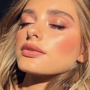 Mau Make Up Natural dan Tahan Lama Seharian? Curi Triknya dari Sini Ladies