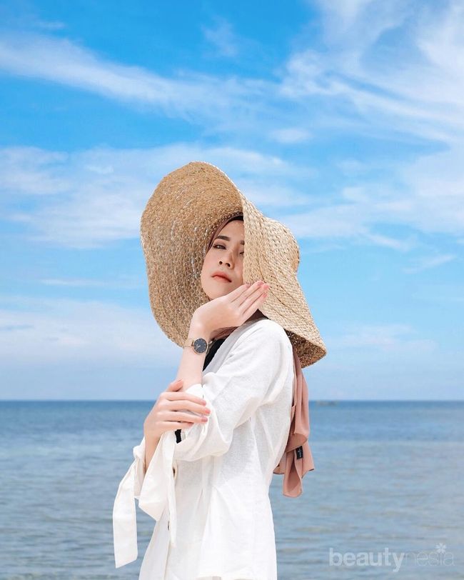 Pilihan Model Atasan dan Rok yang Cocok untuk OOTD Hijab ke Pantai dan Instagramable Abis!