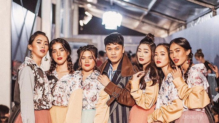 6 Desainer Sering Pamer Karya di Fashion Show Internasional, Sukses Bikin Bangga Indonesia!