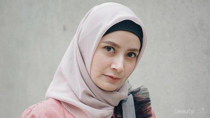 [FORUM] baru pake hijab nih, kerudung yang wajib aku punya warna apa ya?