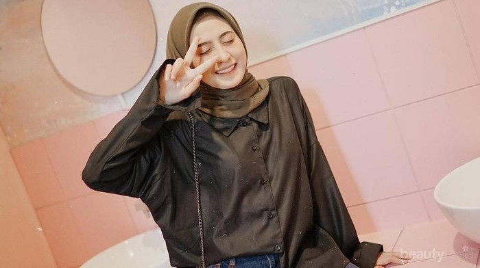 6 Hijab Style Celana Kulot ala Helmi Nursifah untuk Tampil Casual - Formal
