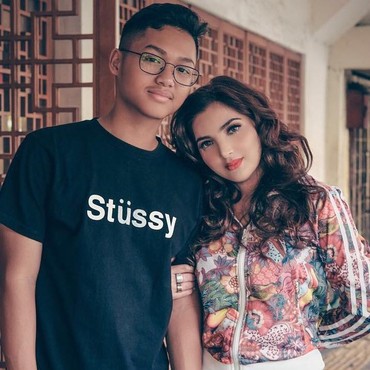 Diprotes Karena Tak Beri Pelukan ke Azriel, Ashanty Beri Jawaban Ini