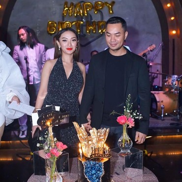 Terpopuler: Zaskia Gotik Nikah hingga Lee Min Ho Kagumi Kim Go Eun