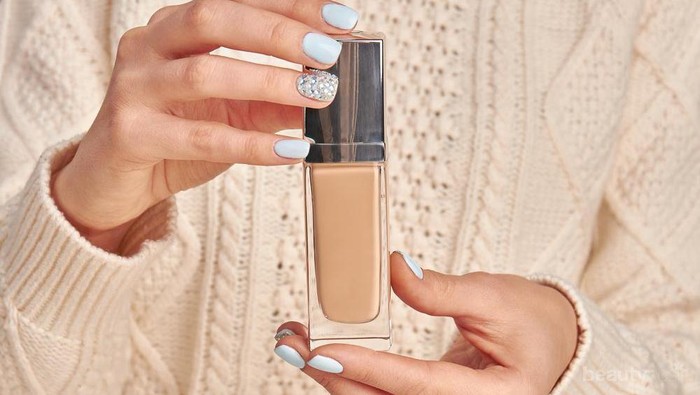Cari Tahu Perbedaan Concealer dan Foundation yang Mungkin Belum Kamu Ketahui