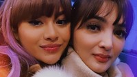 Aurel pernah mengungkap alasan kenapa memilih tinggal bersama Anang. Kalau tinggal bersama KD, ia merasa tidak enak dengan suami Mimi-nya, Raul Lemos. (Foto: Instagram)