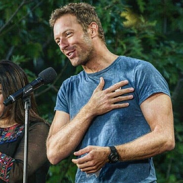 Respons Chris Martin Usai Tak Sadar Bongkar Skandal CEO Astronomer di Konser Coldplay