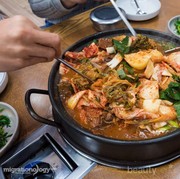 5 Makanan Korea Halal Patut Kamu Coba Saat Traveling di Korea