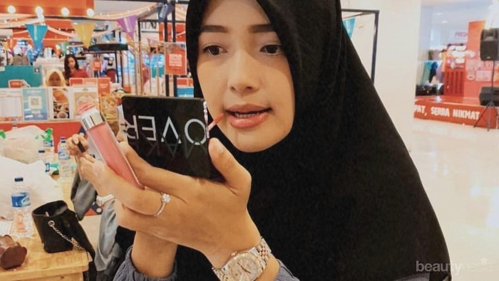 Deretan Produk Make Over Ini Bikin Sentuhan Makeup Hijabers Makin Cetar!