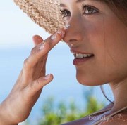 Ladies, Begini Trik Menggunakan Tabir Surya dengan Makeup