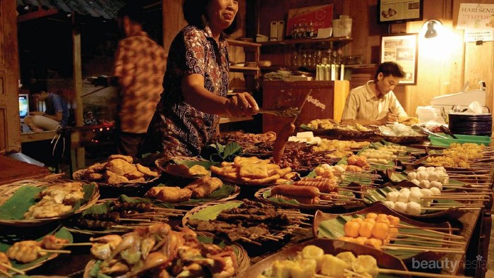 Murah Meriah, Ini Tempat Makan Mahasiswa di Yogyakarta yang Bisa Bikin Irit!