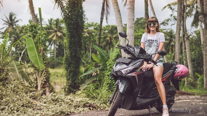 Sering Naik Motor? Ini Rahasia Rambut Kusut Jadi Mudah Diatur!