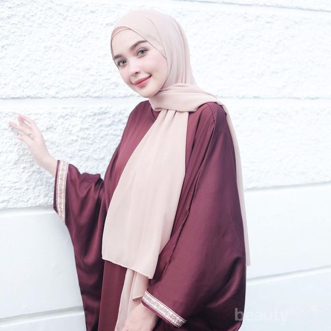 Outfit Merah Kamu Makin Stunning Jika Dipadukan dengan Warna Hijab Ini!