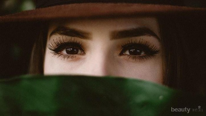 6 Trik Ampuh Membuat Bulu Matamu Lentik Tanpa Extension!