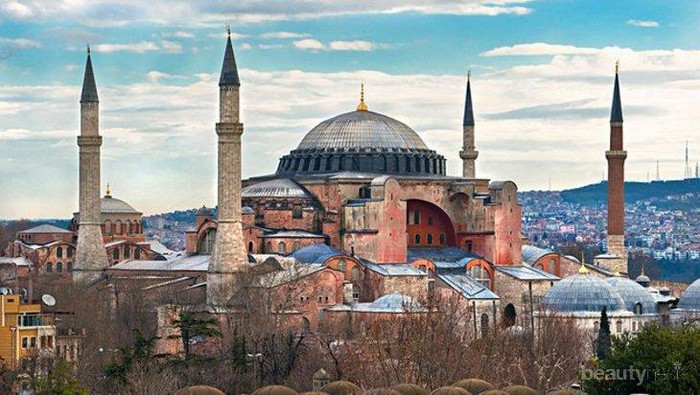 Bersejarah dan Indah, Tempat Wisata Muslim di Turki Ini Wajib Kamu Kunjungi!