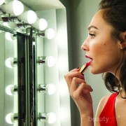 Deretan Lipstik Revlon Ini Punya Warna Oke Banget, Ladies! Kamu Wajib Coba!
