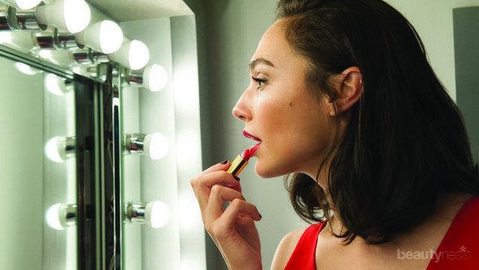 Deretan Lipstik Revlon Ini Punya Warna Oke Banget, Ladies! Kamu Wajib Coba! Deretan Lipstik Revlon Ini Punya Warna Oke Banget, Ladies! Kamu Wajib Coba!