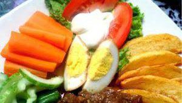 Suka Mencicipi Makanan Lezat? 6 Kuliner Malam Bandung Ini Wajib Kamu Coba, Ladies! Suka Mencicipi Makanan Lezat? 6 Kuliner Malam Bandung Ini Wajib Kamu Coba, Ladies!