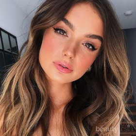 Ingin Punya Pipi Merona  dan Cantik Sepanjang Hari? Yuk, Pakai Rekomendasi Blush On Terbaik Ini!