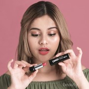Review OMG! Silky Girl Powder Matte, Warna Cantik yang Melembapkan Bibir!