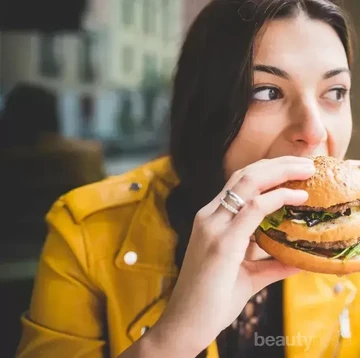Wajib Tahu! Ini 4 Rahasia Sehat Makan Burger Agar Berat Badan Tetap Terjaga