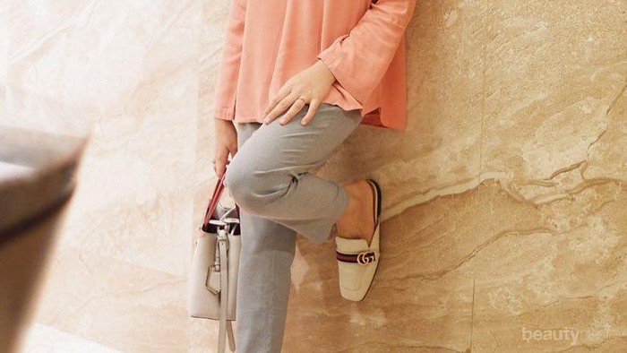 Cantik dan Anggun! Ini Dia Deretan Style Hijab #OOTD ala Nina Zatulini yang Bisa Kamu Tiru!