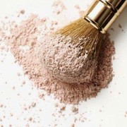 Gak Bikin Kantong Jebol, Bedak Tabur Lokal Ini Bisa Jadi Pilihan