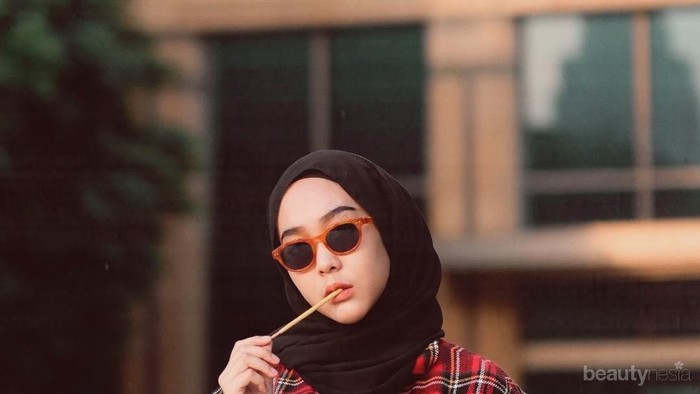 Intip Nih, 5 Gaya Selebgram dengan Kemeja Flanel yang Gak Ketinggalan Zaman!