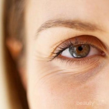 img-title Selain Kosmetik, Ini 4 Cara Menghilangkan Kerutan di Bawah Mata dengan Bahan Alami