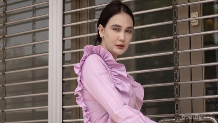 Bisnis Fashion 7 Artis Cantik Indonesia yang Unik dan Paling Favorit