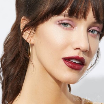 img-title Trik Memakai Eyeshadow Pink agar Look Lebih Glamor dan On Point