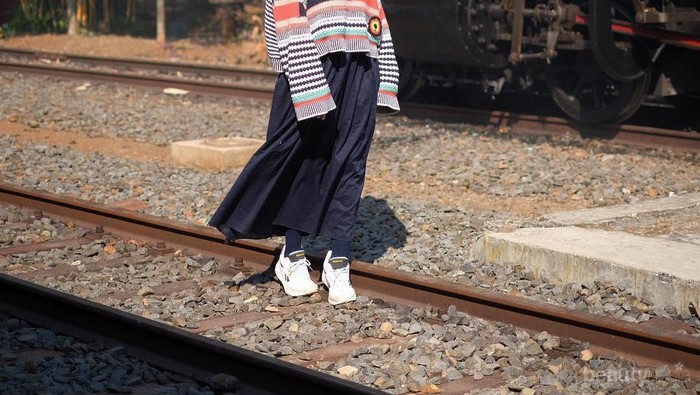 Simpel dan Sederhana, Begini Hijabers Kekinian Mix and Match Pakaian Bercorak