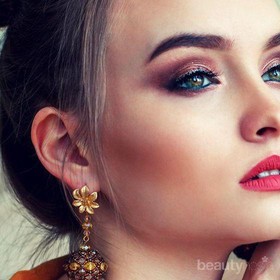 Mau Tampil Stunning dengan Bibir Merona? Kenakan Lipstik Matte Terbaik dari Wardah Ini