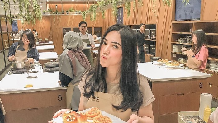 Bisa Bikin Sendiri, Ini Tips Bikin Kue Kekinian di Rumah!