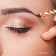 Wajib Dicoba! Ini Dia 5 Cara Membuat Alis Tebal yang Efektif dengan Bahan Alami!
