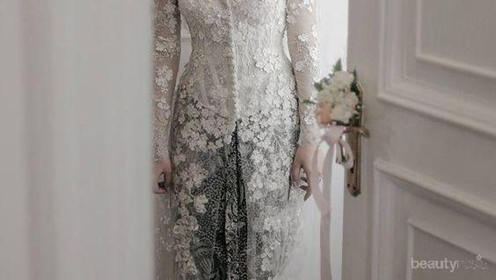 Tips Memilih Gaun Pengantian Adat yang Tepat untuk Pernikahan