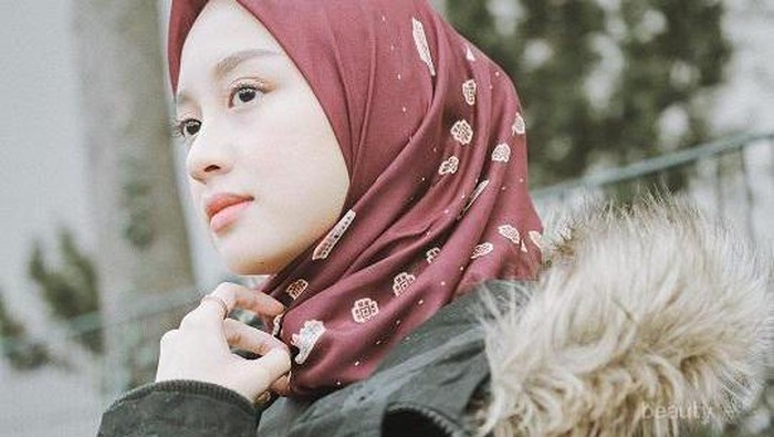 Anggun dan Kekinian, Inilah Potret Gita Savitri dan Style Hijab Buat Kamu Contek!