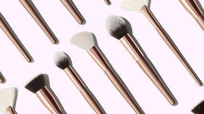 [FORUM] Makeup tools yang wajib ada di tas makeup kalian apa nih? Cerita dong!