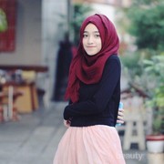 [FORUM] Waduh, pake jilbab tapi kok bajunya ketat banget...