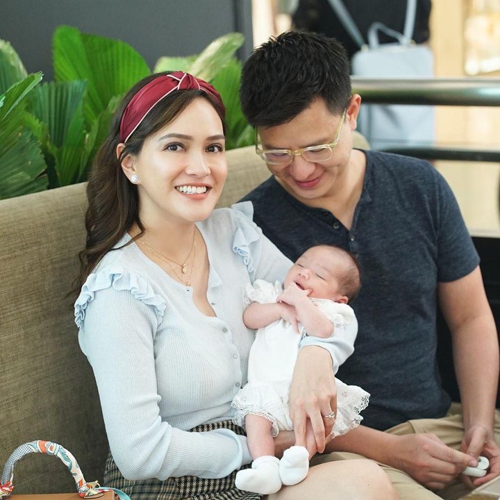 Baru saja melahirkan baby Claire, Shandy Aulia menuai pujian karena tubuhnya cepat sekali langsing seperti semula. (Foto: Instagram @claireherbowolittlejoy)