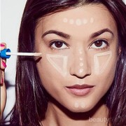 Bosan Pakai Concealer Biasa? Cek yuk Concealer Unik yang Wajib Kamu Punya