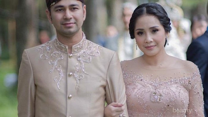 Style Kebaya Kekinian Nagita Slavina yang Bikin Penampilan Tambah Stunning