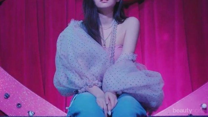 Harga Baju Jennie Blackpink Seharga Mobil? Ini Gambaran Fashion Mewahnya di Video Klip SOLO Harga Baju Jennie Blackpink Seharga Mobil? Ini Gambaran Fashion Mewahnya di Video Klip SOLO
