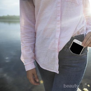 img-title Hati-hati Ladies, Taruh Ponsel di Saku Bisa Berbahaya Bagi Kesehatan Tubuh Kamu!