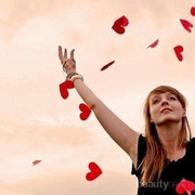 5 Perubahan yang Dirasakan Saat Kamu Sedang Jatuh Cinta