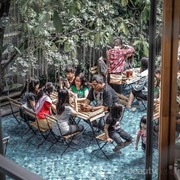 6 Kedai Kopi ini Hits di Bandung, Ada yang Ngopi dengan Kaki Direndam!